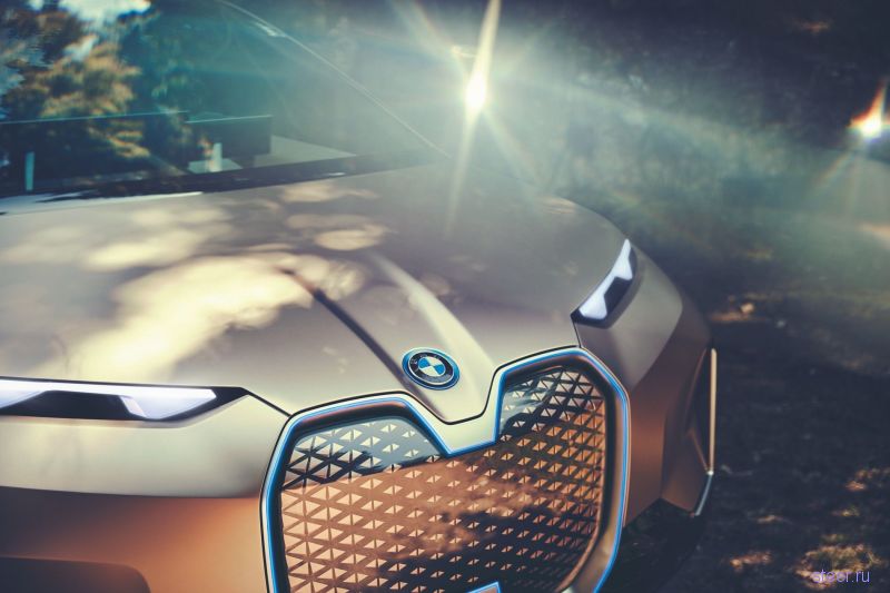 Прототип нового электрического кроссовера BMW iNext