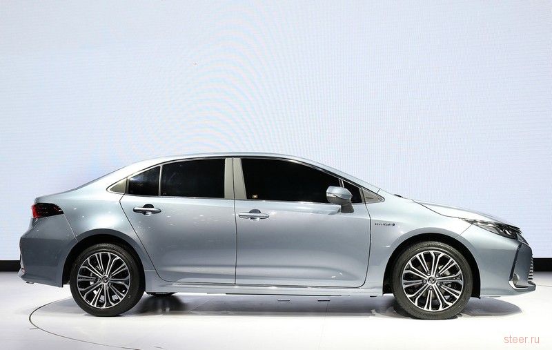 В Китае официально предствили новый седан Toyota Corolla