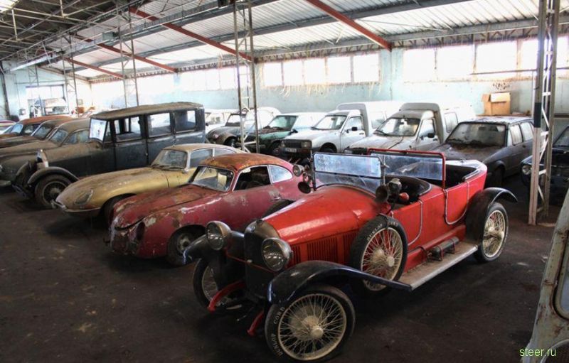 80 заброшенных коллекцилонных авто нашли в сарае