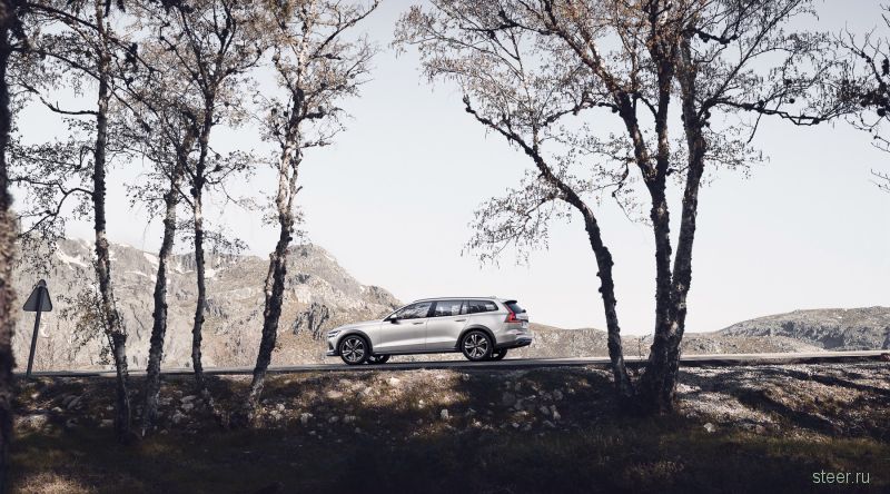 Российские продажи нового Volvo V60 Cross Country начнутся летом