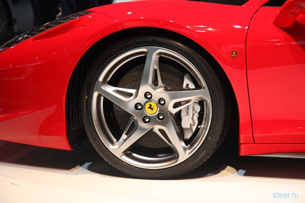 Новая Ferrari 458 Italia: мощь и сексуальность (фото)