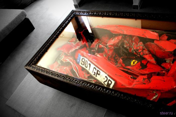 Кофейный столик из разбитого Феррари (фото)