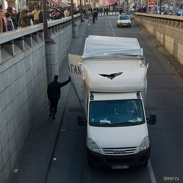 Парижский тоннель-убийца грузовиков (фото)
