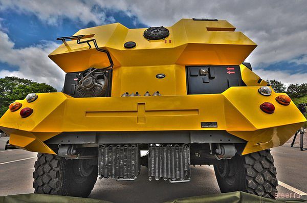 Land Rover образца 2139 года (фото)