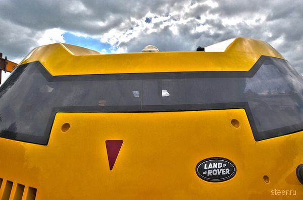 Land Rover образца 2139 года (фото)