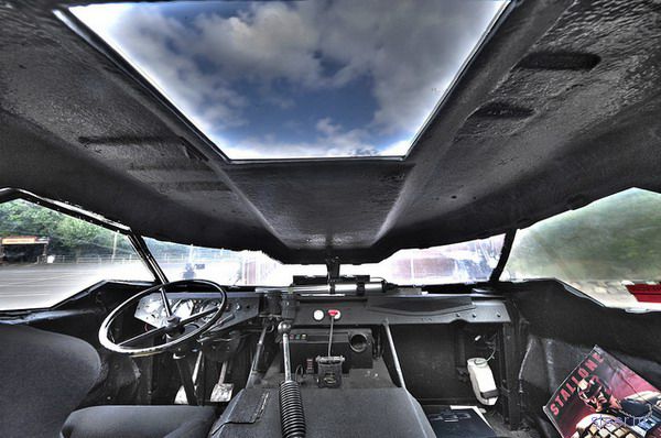 Land Rover образца 2139 года (фото)