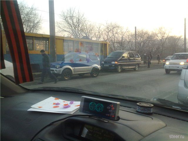 Массовое ДТП во Владивостоке: водитель КАМАЗа протаранил 7 автомобилей (фото и видео)