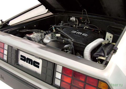 Машина времени DeLorean DMC-12 отмечает 35-летний юбилей (фото)