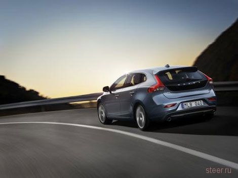 Рассекречен интерьер пятидверного хэтчбека Volvo v40 (фото)