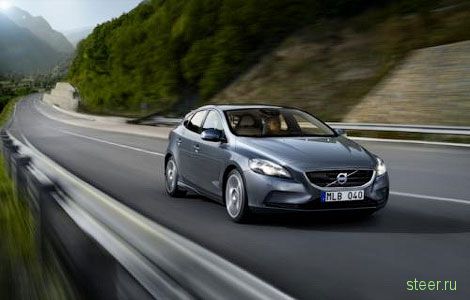 Рассекречен интерьер пятидверного хэтчбека Volvo v40 (фото)