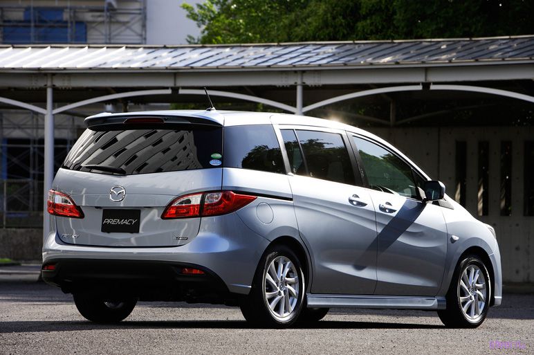Новое поколение Mazda Premacy дебютировало в Японии (фото).