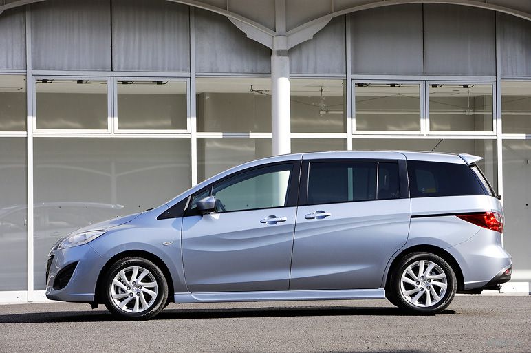 Новое поколение Mazda Premacy дебютировало в Японии (фото).