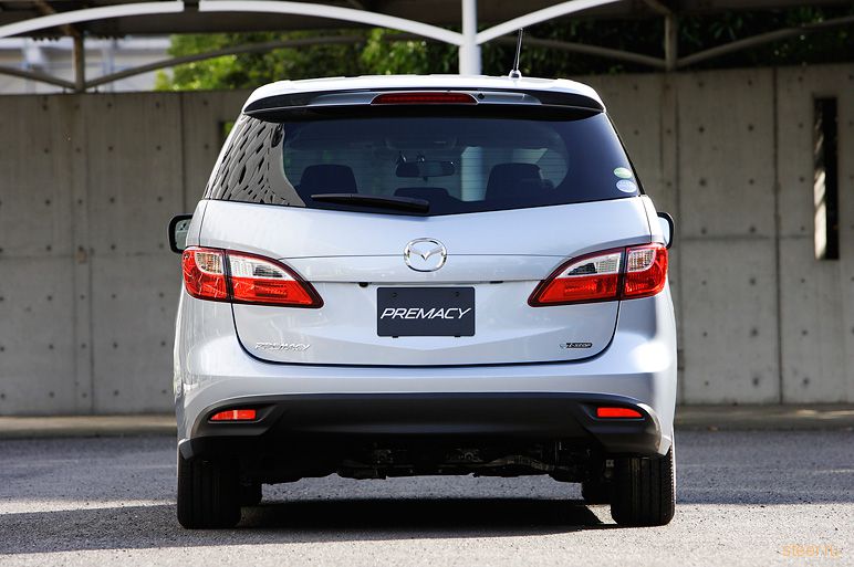 Новое поколение Mazda Premacy дебютировало в Японии (фото).