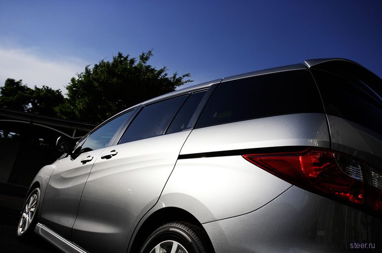 Новое поколение Mazda Premacy дебютировало в Японии (фото).