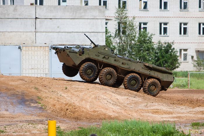 Автопром, за который не стыдно. Завод по производству военной техники (фото)