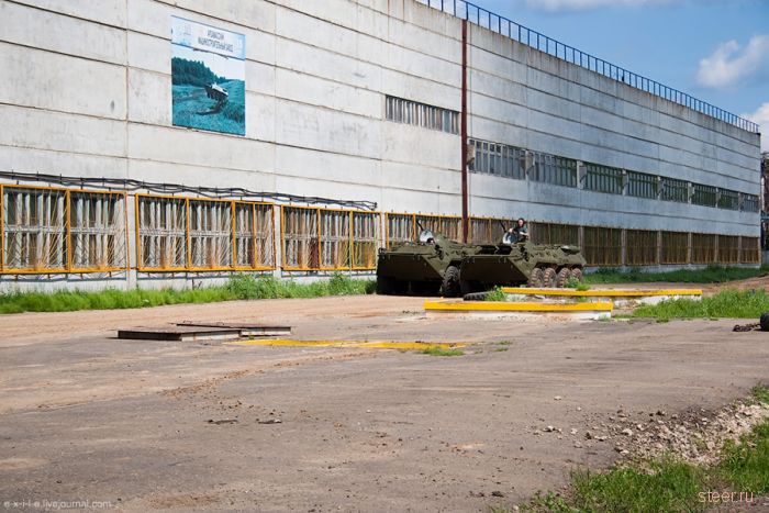 Автопром, за который не стыдно. Завод по производству военной техники (фото)