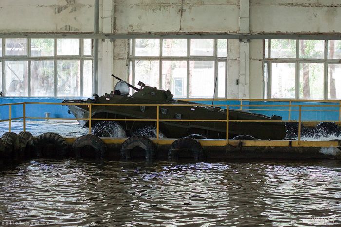 Автопром, за который не стыдно. Завод по производству военной техники (фото)