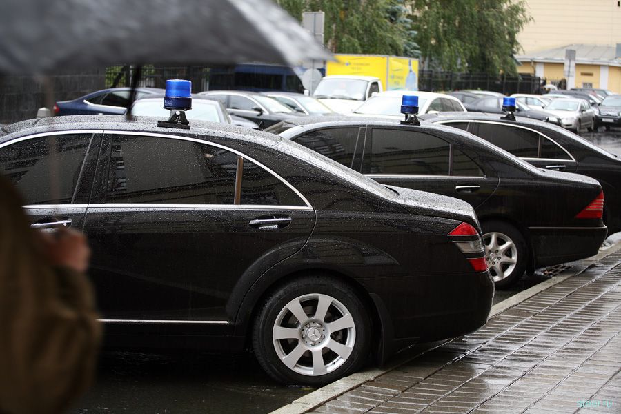 Затонированная власть (фото)