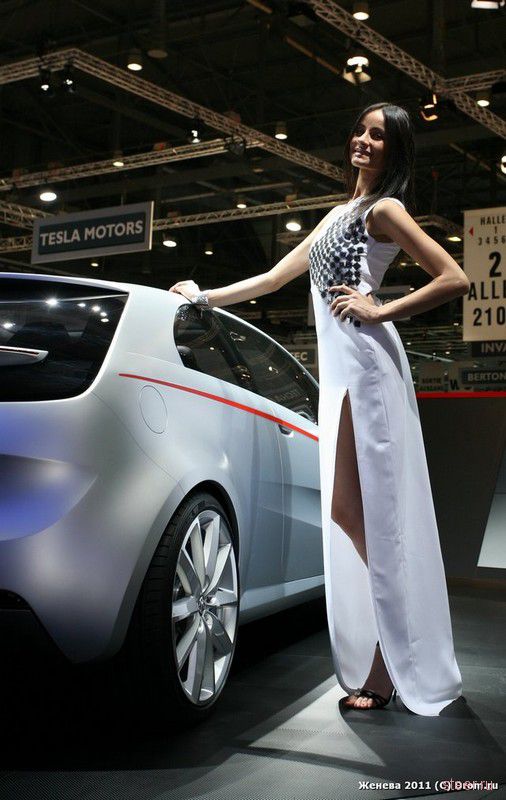 Девушки женевского автосалона 2011 (фото)