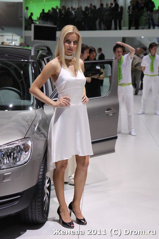 Девушки женевского автосалона 2011 (фото)
