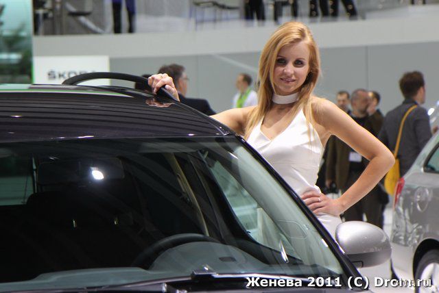 Девушки женевского автосалона 2011 (фото)