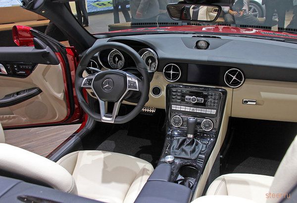 Новый Mercedes SLK: скорость и волшебство (фото)