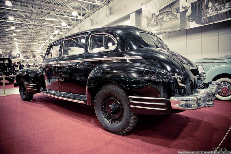 Олдтаймер галереи Сорокина : авторские фото Павла Кунеева (часть1)