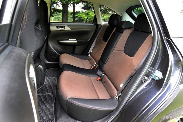 Кроссовер Subaru Impreza XV вышел на рынок Японии (фото)