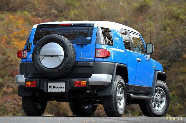 Toyota начинает в Японии продажи американского внедорожника FJ Cruiser (фото)