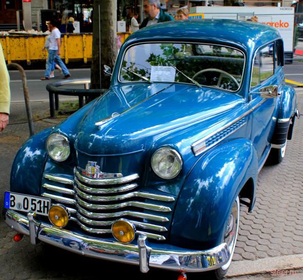 Автомобилю 125 лет: выставка в Берлине (фото)