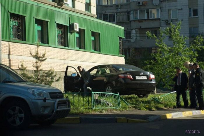 Частный случай: блондинка перепутала педали (фото)