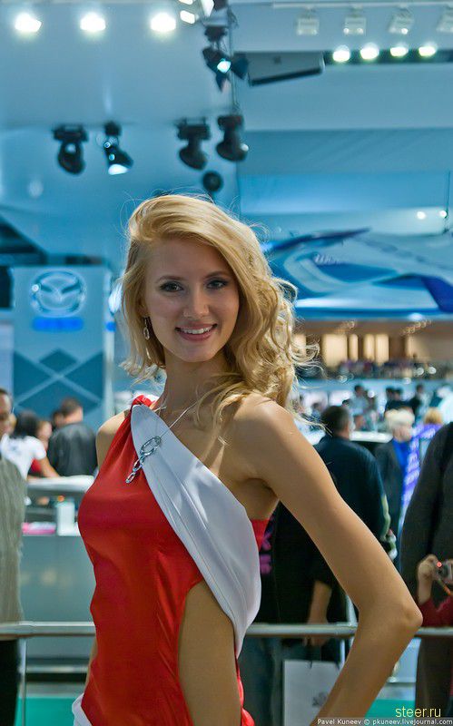 Девушки Московского автосалона 2010 : Авторские фото Павла Кунеева (фото)