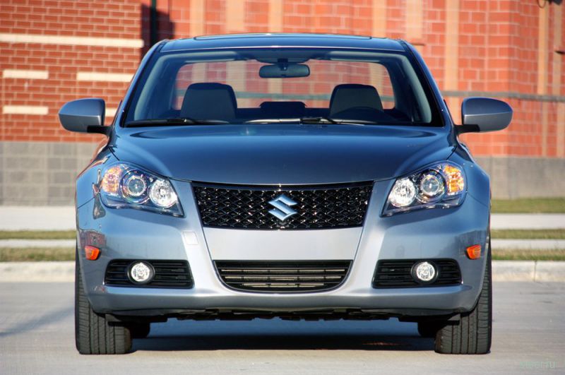 Российский бизнес-класс пополнится новым игроком — стильным седаном Suzuki Kizashi (фото)