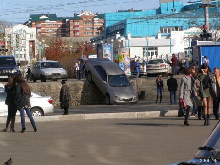 Парковала девушка машину... (фото)